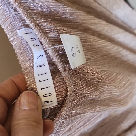 NWT Potters Pot gold shimmer off shoulder blouse SZ L - Picture 3 of 5